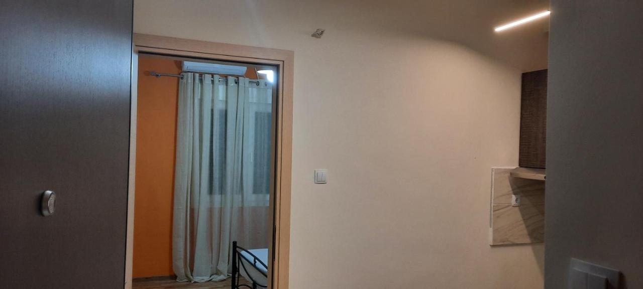 Livia'S Room To Ampelokipi Metro Airport Line Atena Exterior foto